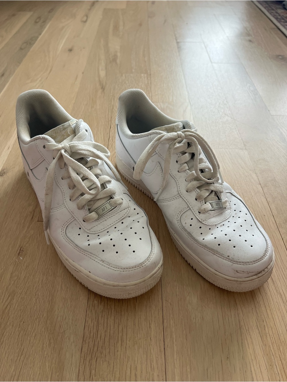 Nike Men’s White Low-Top Leather Sneakers